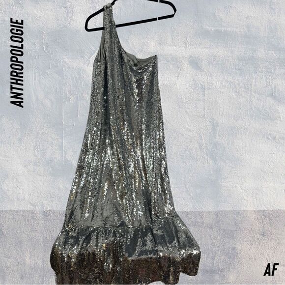 ANTHROPOLOGIE MAEVE ONE SHOULDER SEQUINED MIDI DRESS IN SILVER - Picture 4 of 11